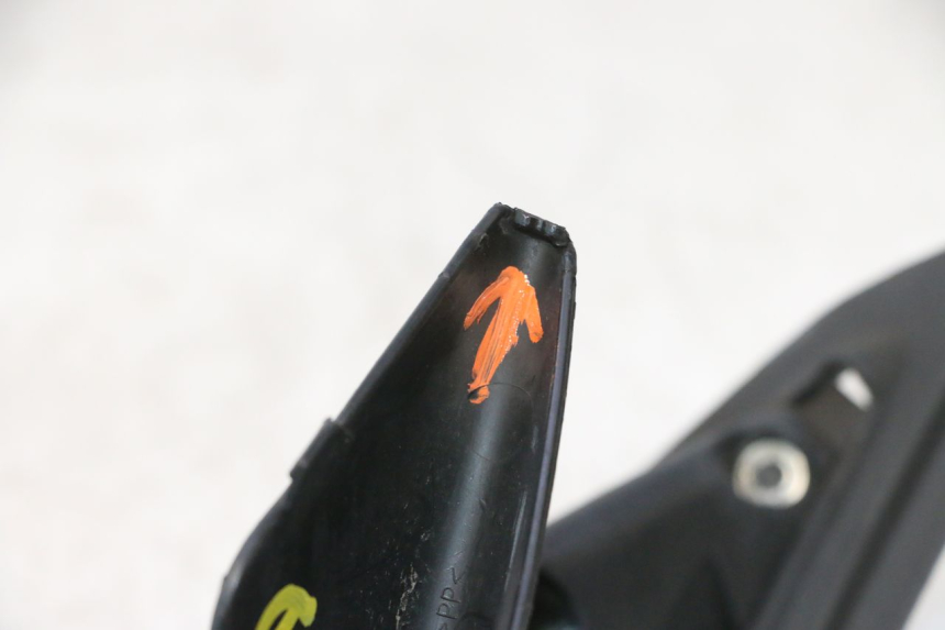 photo de SPIEGEL RECHTS APRILIA ATLANTIC S 125 (2010 - 2013) - Details der Befestigungspunkte