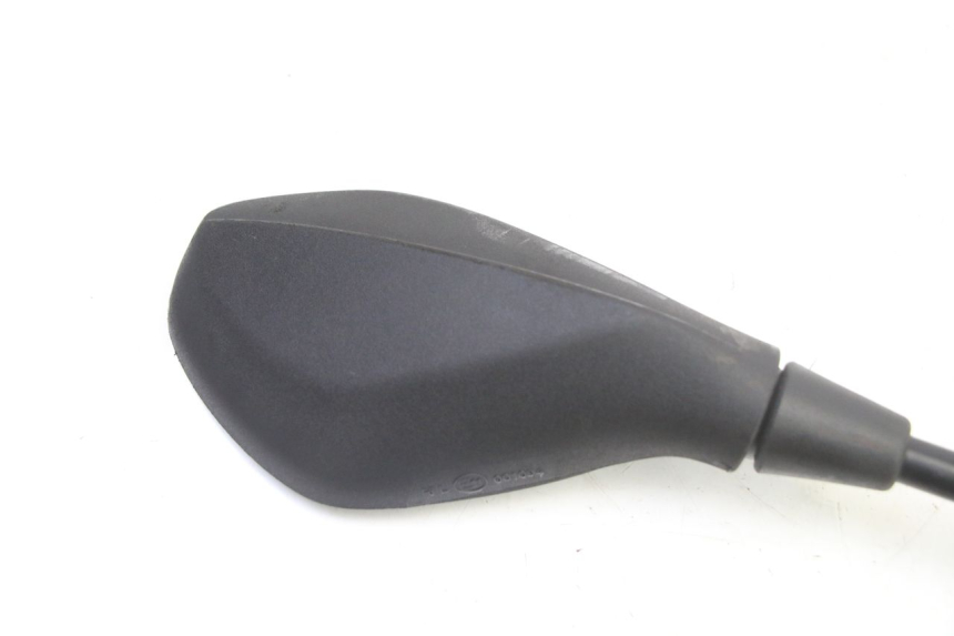 photo de SPIEGEL RECHTS PIAGGIO MP3 HPE 310 (2024 - 2025) - Details der Befestigungspunkte