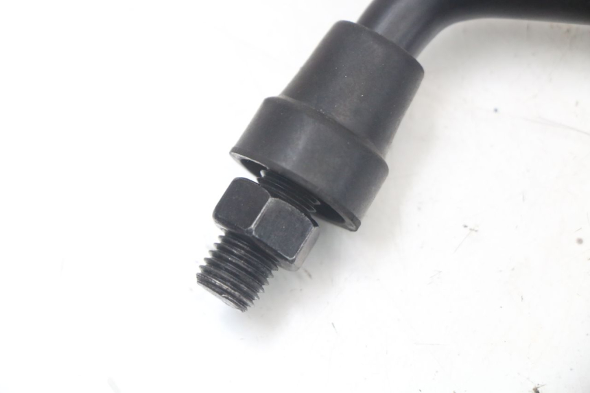 photo de SPIEGEL LINKS ROYAL ENFIELD CONTINENTAL GT 650 (2019 - 2024) - Details der Befestigungspunkte