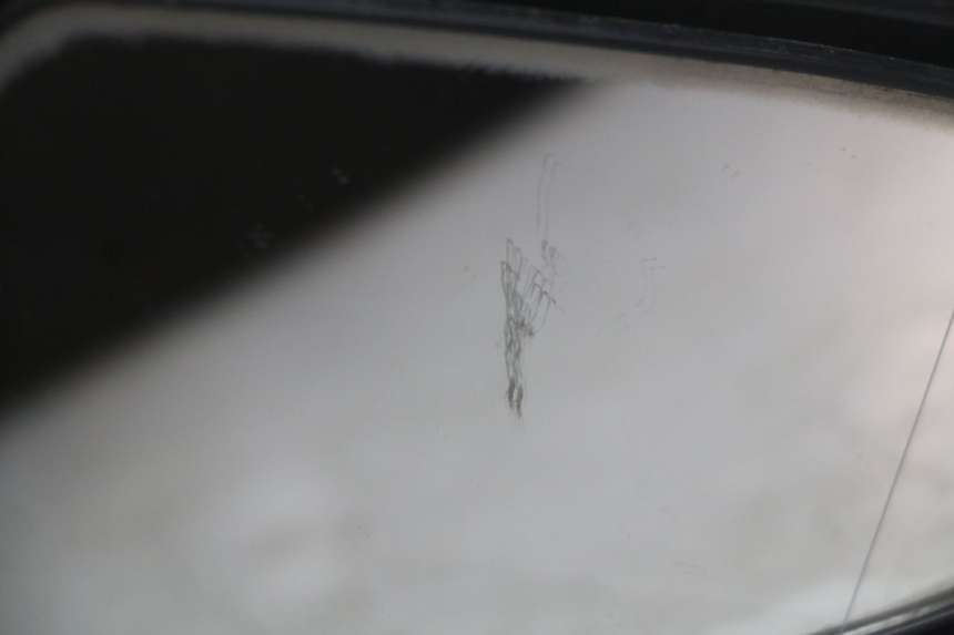 photo de LINKER SPIEGEL PEUGEOT SATELIS 125 (2010 - 2012) - Technische Nahaufnahme