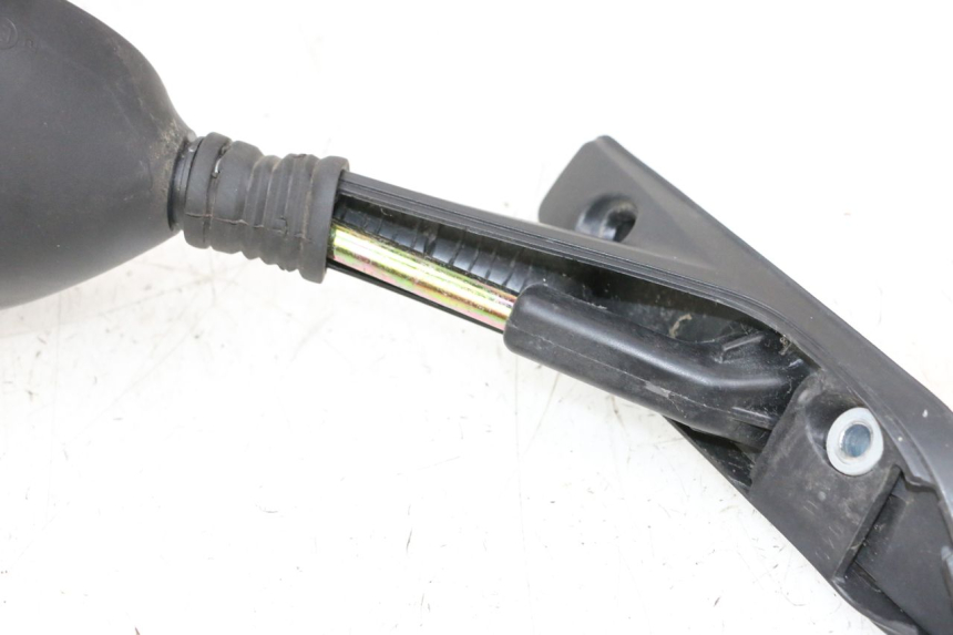 photo de SPIEGEL LINKS PIAGGIO X8 125 (2004 - 2007) - Fokus auf die Struktur