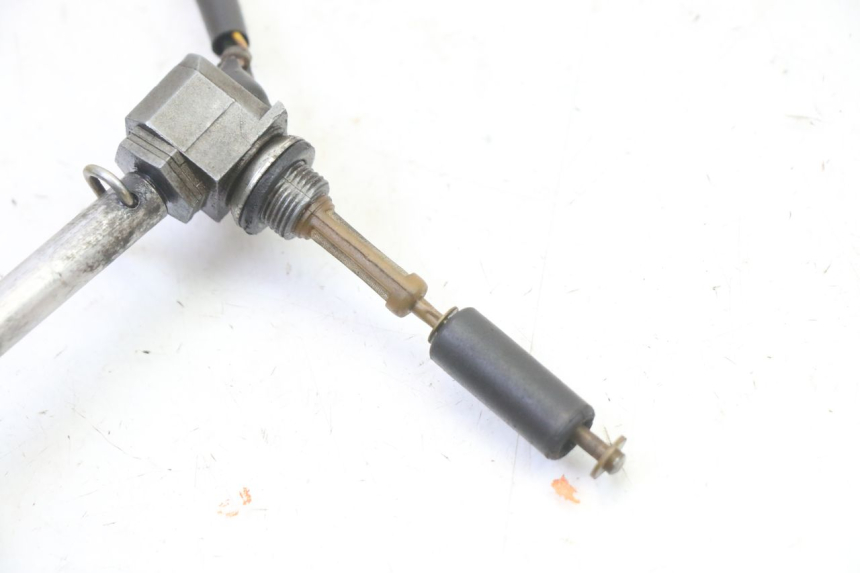 photo de BENZINHAHN PEUGEOT SPEEDAKE 50 (1995 - 1997) - Details der Befestigungspunkte