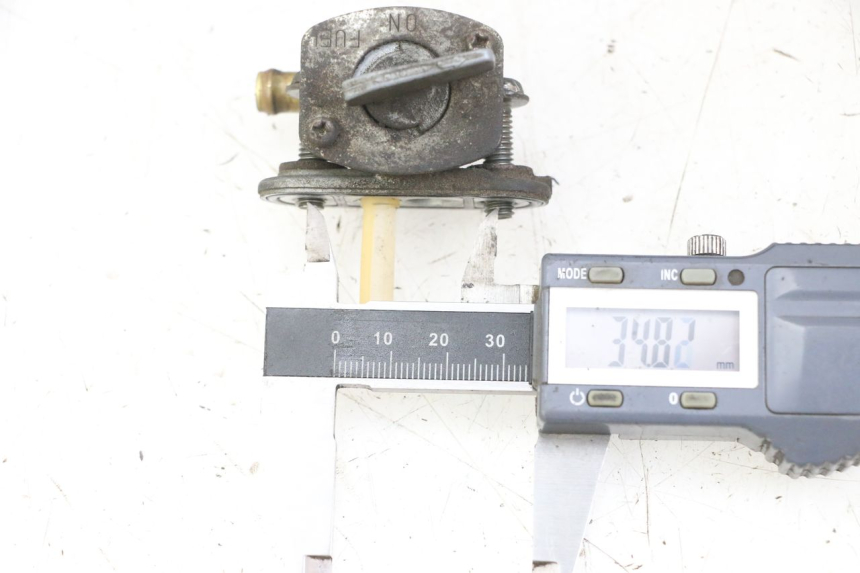 photo de BENZINHAHN YAMAHA FZS FAZER 600 (2001 - 2003) - Detailansicht des Bauteils