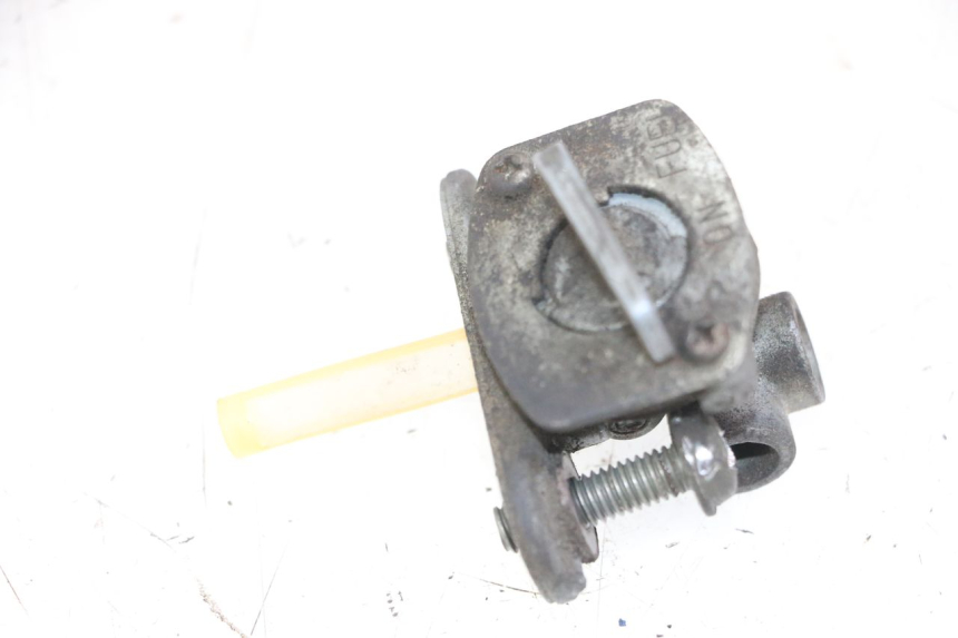 photo de BENZINHAHN YAMAHA FZS FAZER 600 (2001 - 2003) - Zoom auf Gebrauchszustand