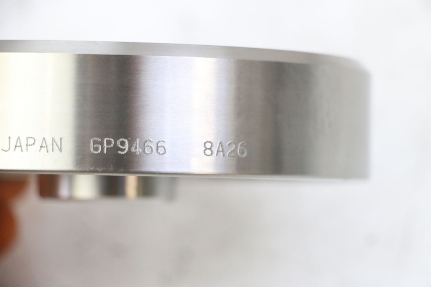 photo de LÄUFER  HONDA CB R 1000 (2018 - 2023) - Detailansicht des Bauteils