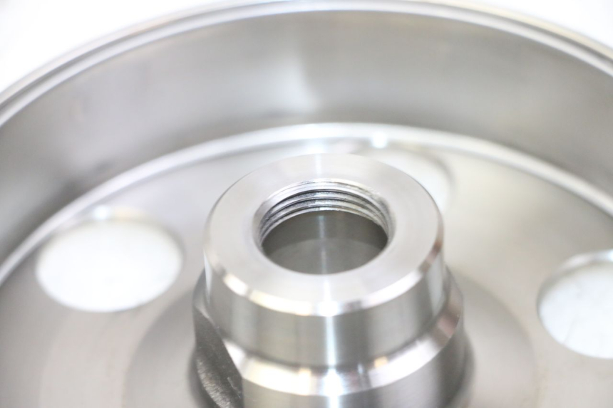 photo de LÄUFER  HONDA CB R 1000 (2018 - 2023) - Technische Nahaufnahme