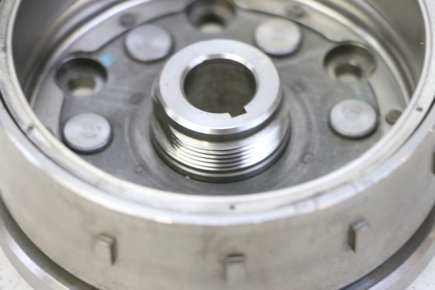 photo de LÄUFER  HONDA CBF 125 (2009 - 2015) - Details der Befestigungspunkte