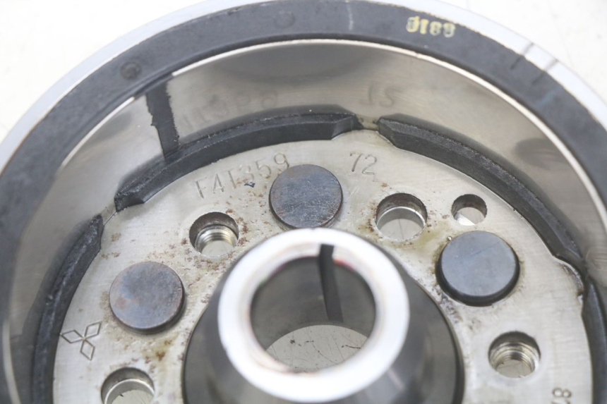 photo de STATOR YAMAHA FZS FAZER 600 (1998 - 2001) - Zoom auf Gebrauchszustand