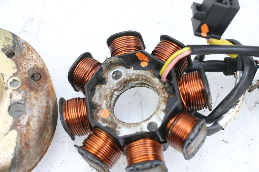 photo de LICHTMASCHINE KYMCO AGILITY CITY 4T 50 (2008 - 2016) - Weitere Ansicht des Artikels