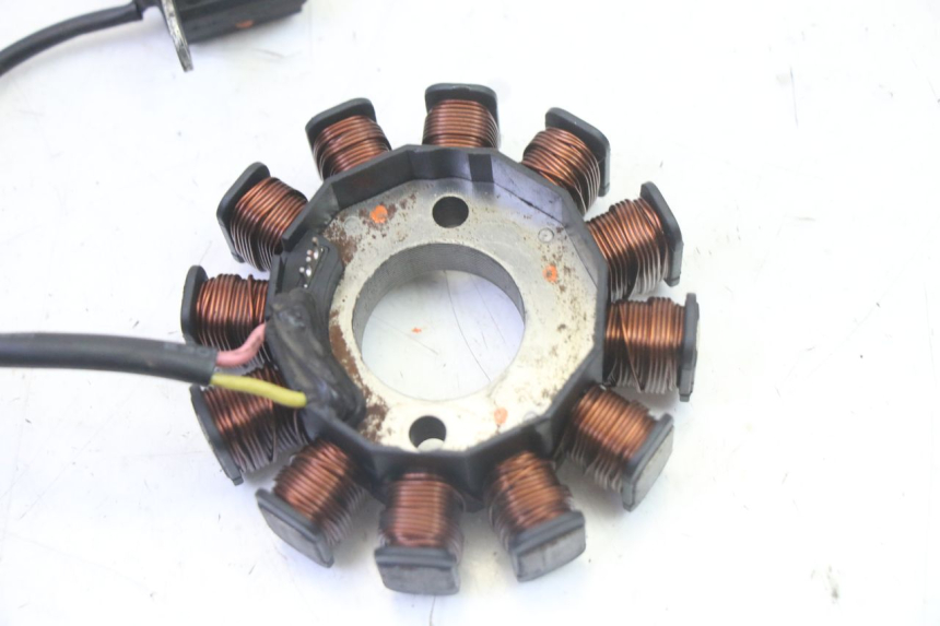 photo de ROTOR STATOR KYMCO AGILITY NAKED RENOUVO 2T 50 (2011 - 2018) - Details der Befestigungspunkte