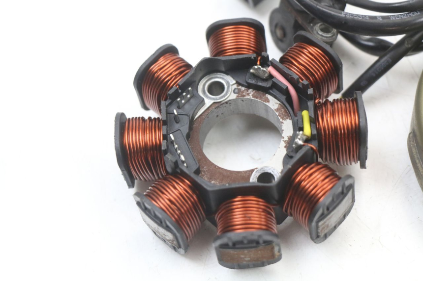 photo de Rotor Stator KYMCO AGILITY RS 4T 50 (2009 - 2013) - Details der Befestigungspunkte