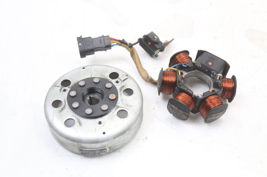 photo de LICHTMASCHINE APRILIA SR MOTARD 50 (2012 - 2018) - Hauptansicht