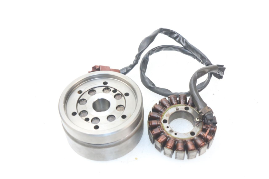 photo de LICHTMASCHINE PIAGGIO BEVERLY 500 (2003 - 2007) - Zoom auf Gebrauchszustand