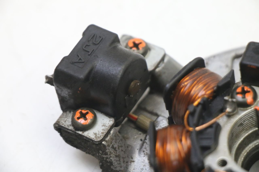 photo de LICHTMASCHINE MBK BOOSTER NEXT GENERATION 50 (1995 - 1998) - Oberflächenzustand und Material