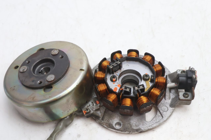 photo de ROTOR STATOR MBK BOOSTER SPIRIT 50 (2004 - 2017) - Technische Nahaufnahme
