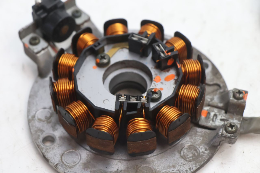 photo de ROTOR STATOR MBK BOOSTER SPIRIT 50 (2004 - 2017) - Details der Befestigungspunkte