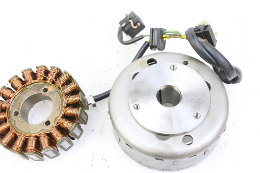 photo de ROTOR STATOR SUZUKI BURGMAN 125 (2007 - 2014) - Details der Befestigungspunkte