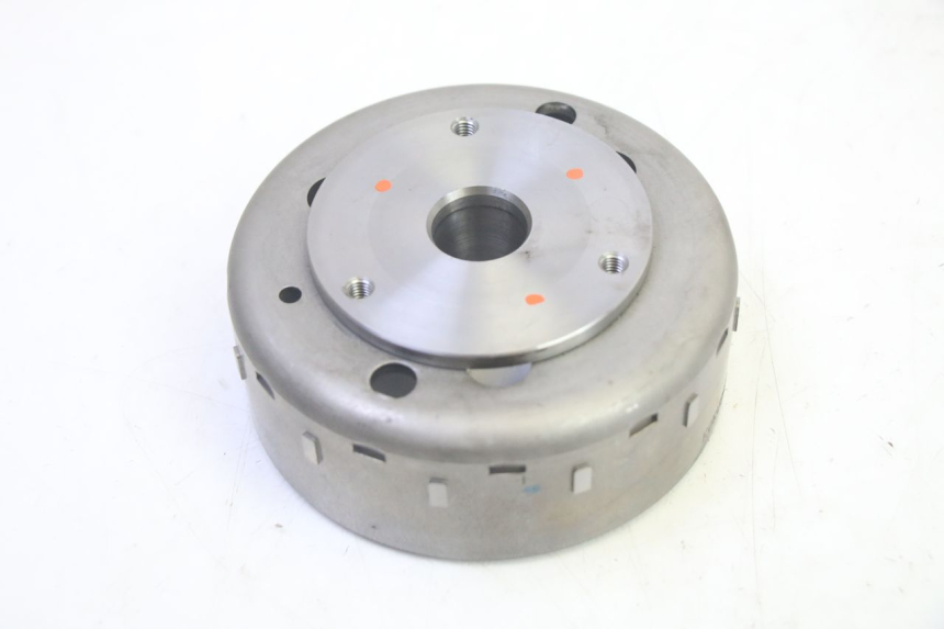 photo de ROTOR STATOR SUZUKI BURGMAN 125 (2007 - 2014) - Technische Nahaufnahme