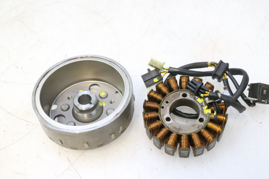 photo de ROTOR STATOR SUZUKI BURGMAN 125 (2007 - 2014) - Zoom auf Komponenten
