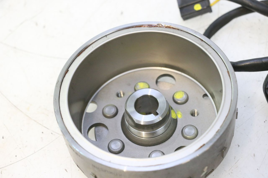 photo de ROTOR STATOR SUZUKI BURGMAN 125 (2007 - 2014) - Ergänzendes Produktfoto
