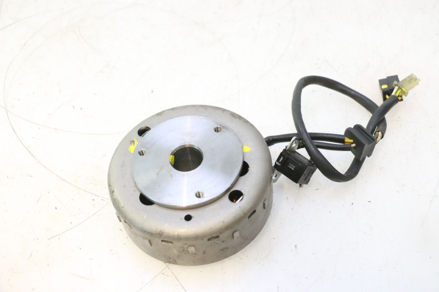 photo de ROTOR STATOR SUZUKI BURGMAN 125 (2007 - 2014) - Zoom auf Gebrauchszustand