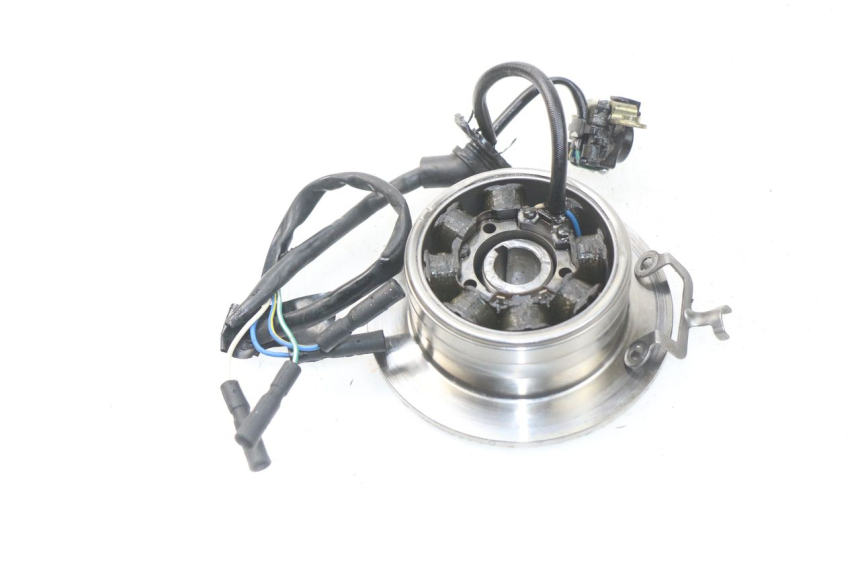 photo de LICHTMASCHINE HONDA CRF CR-F 450 (2001 - 2005) - Detailansicht des Bauteils