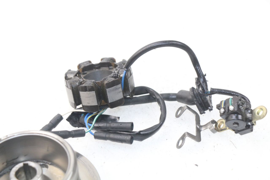 photo de LICHTMASCHINE HONDA CRF CR-F 450 (2001 - 2005) - Zoom auf Gebrauchszustand