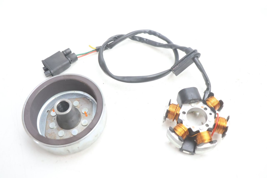 photo de LICHTMASCHINE HM HONDA CRM DERAPAGE RR 50 (2006 - 2017) - Detailansicht des Bauteils
