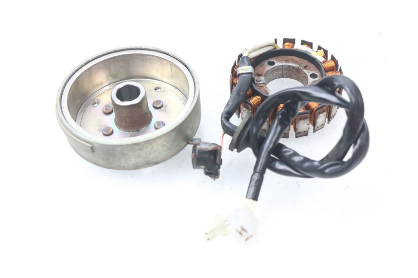 photo de LICHTMASCHINE YAMAHA CYGNUS X 125 (2004 - 2007) - Gesamtansicht des Produkts