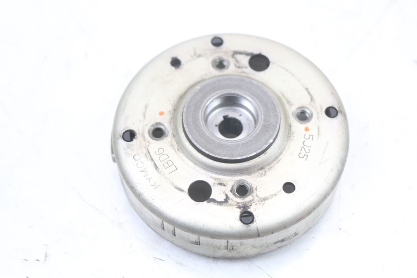 photo de ROTOR STATOR KYMCO DINK 4T 50 (2007 - 2018) - Zoom auf Gebrauchszustand
