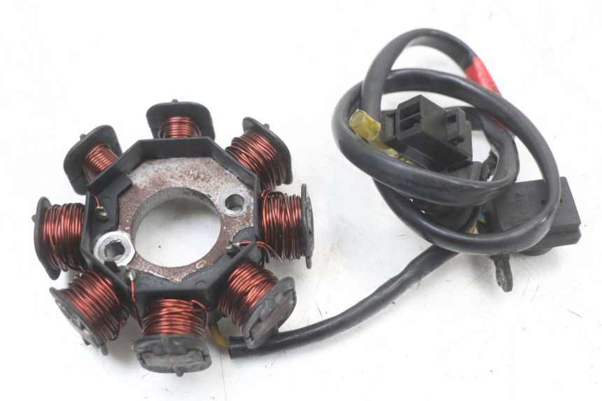 photo de ROTOR STATOR KYMCO DINK 4T 50 (2007 - 2018) - Details der Befestigungspunkte