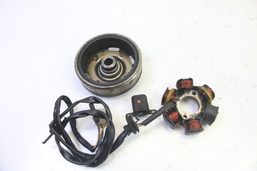 photo de LICHTMASCHINE PEUGEOT ELYSTAR 50 (2002 - 2014) - Detailansicht des Bauteils