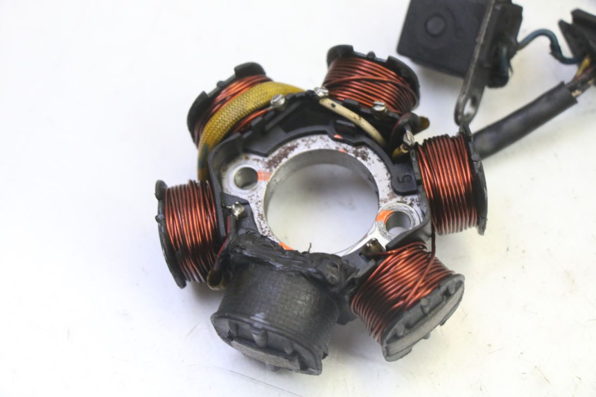 photo de LICHTMASCHINE PEUGEOT ELYSTAR 50 (2002 - 2014) - Details der Befestigungspunkte