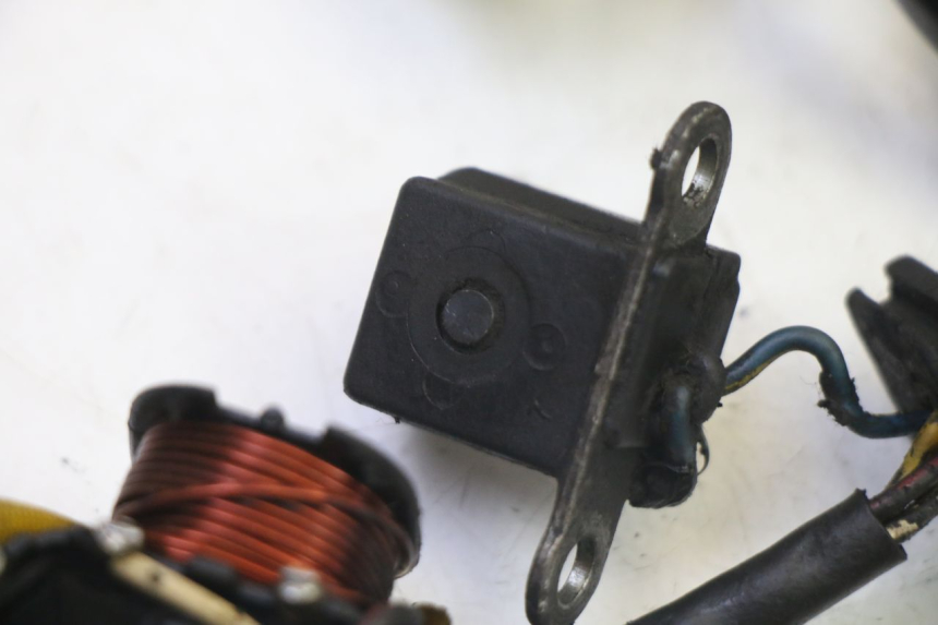 photo de LICHTMASCHINE PEUGEOT ELYSTAR 50 (2002 - 2014) - Oberflächenzustand und Material