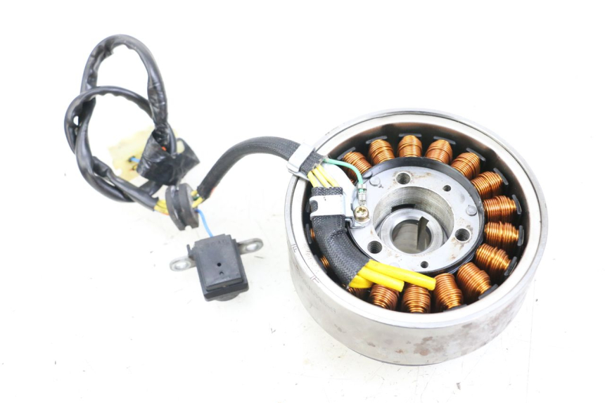 photo de LICHTMASCHINE HONDA FES PANTHEON 2T 125 (1998 - 2002) - Detailansicht des Bauteils