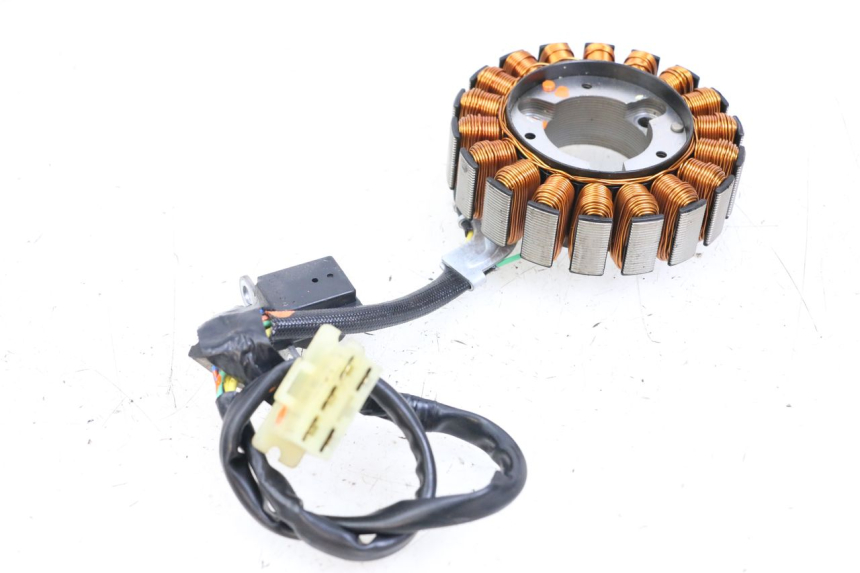 photo de LICHTMASCHINE HONDA FES PANTHEON 2T 125 (1998 - 2002) - Gesamtansicht des Produkts