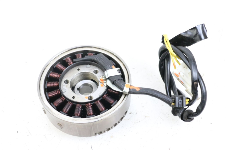 photo de ROTOR STATOR HONDA FES S-WING SWING ABS 125 (2007 - 2015) - Zoom auf Gebrauchszustand