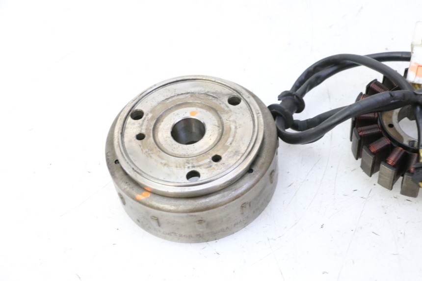 photo de ROTOR STATOR HONDA FES S-WING SWING ABS 125 (2007 - 2015) - Details der Befestigungspunkte