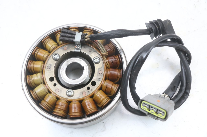 photo de ROTOR STATOR YAMAHA FJR ABS 1300 (2006 - 2012) - Zoom auf Gebrauchszustand