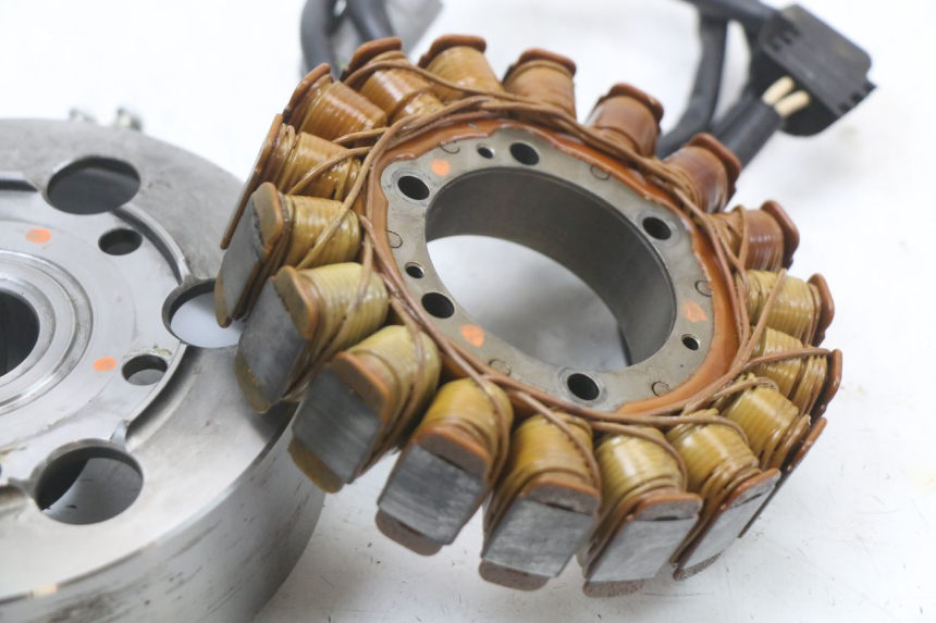 photo de ROTOR STATOR YAMAHA FJR ABS 1300 (2006 - 2012) - Kennzeichnungen und Originalreferenzen