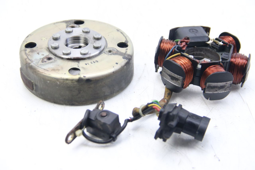 photo de ROTOR STATOR PIAGGIO FLY 2T 50 (2004 - 2017) - Hauptansicht