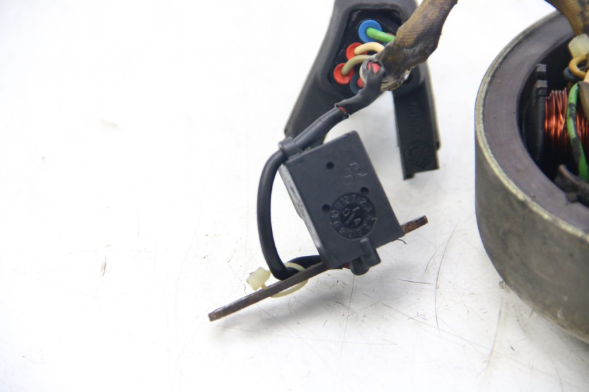 photo de ROTOR STATOR PIAGGIO FLY 2T 50 (2004 - 2017) - Alternative Perspektive