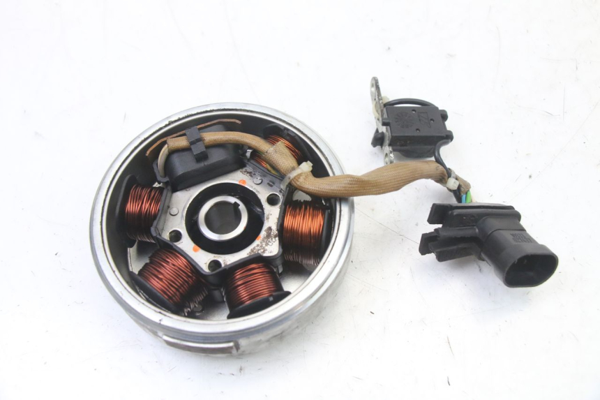 photo de ROTOR STATOR PIAGGIO FLY 2T 50 (2004 - 2017) - Alternative Perspektive