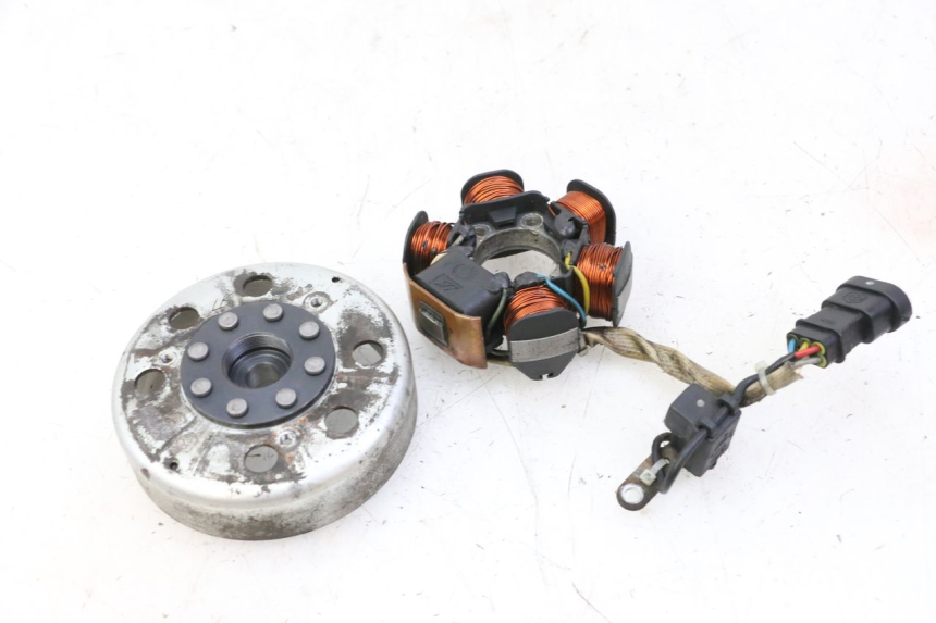 photo de ROTOR STATOR PIAGGIO FLY 2T 50 (2004 - 2017) - Alternative Perspektive