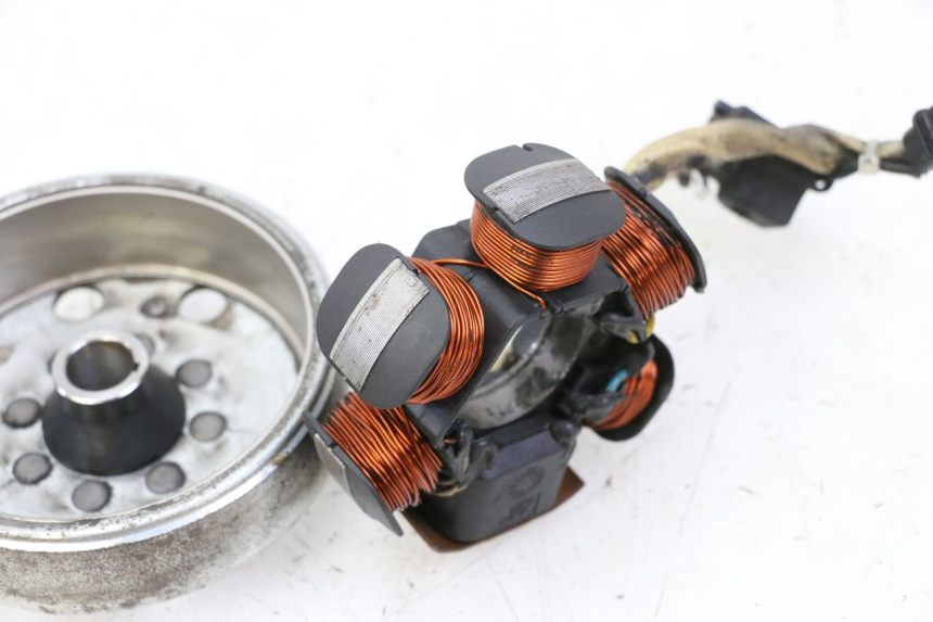 photo de ROTOR STATOR PIAGGIO FLY 2T 50 (2004 - 2017) - Oberflächenzustand und Material