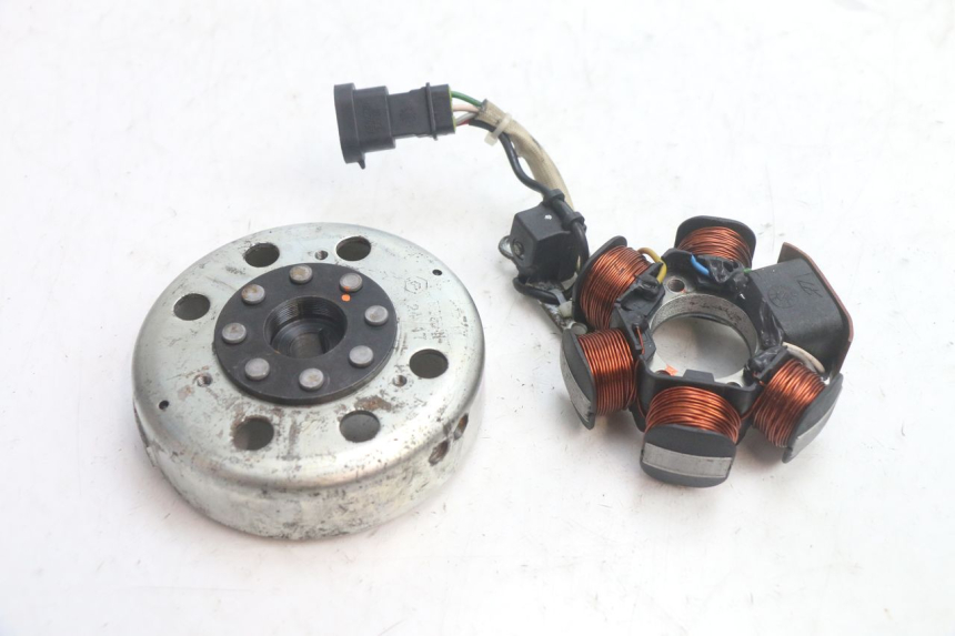 photo de ROTOR STATOR PIAGGIO FLY 2T 50 (2004 - 2017) - Hauptansicht