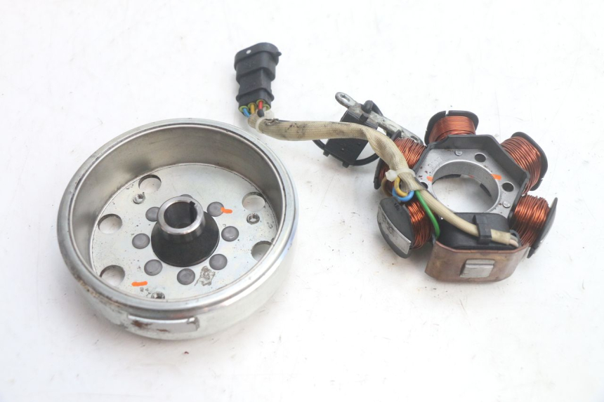 photo de ROTOR STATOR PIAGGIO FLY 2T 50 (2004 - 2017) - Detailansicht des Bauteils