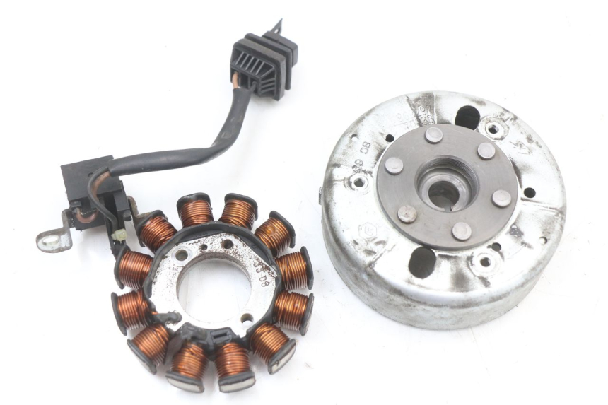 photo de LICHTMASCHINE PIAGGIO FLY 4T 50 (2004 - 2010) - Hauptansicht