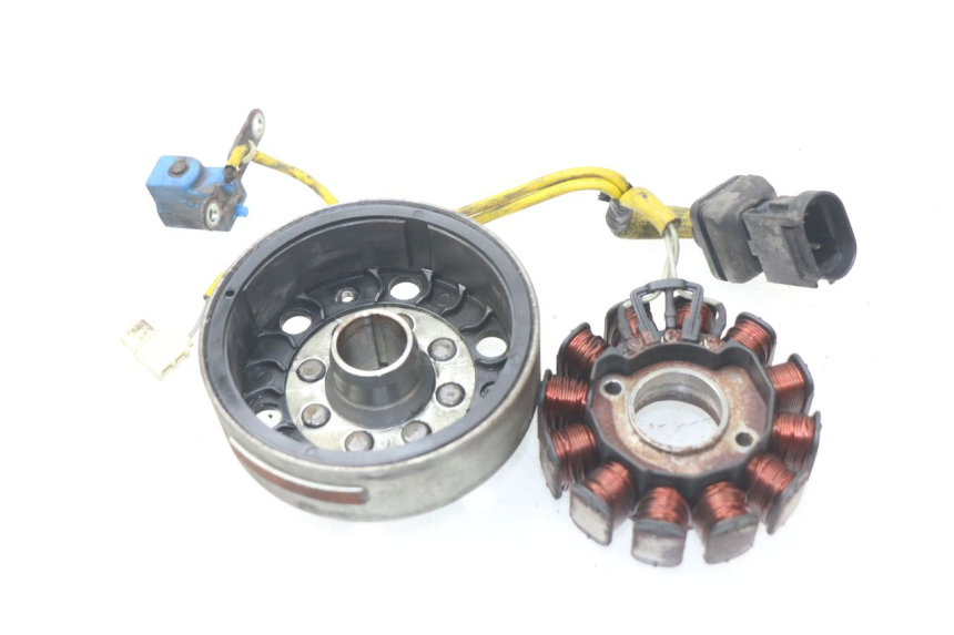 photo de LICHTMASCHINE PIAGGIO FLY 125 (2005 - 2012) - Zoom auf Gebrauchszustand