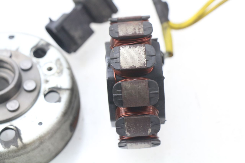 photo de LICHTMASCHINE PIAGGIO FLY 125 (2005 - 2012) - Gesamtansicht des Produkts